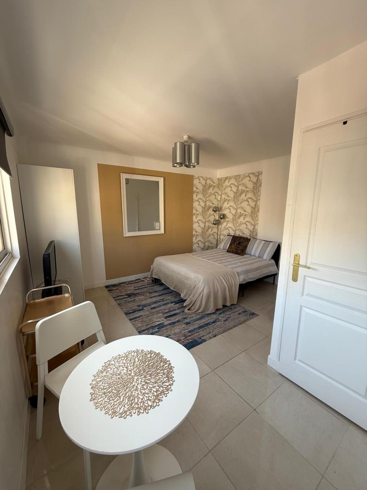 Apartamento Carnot 2 *